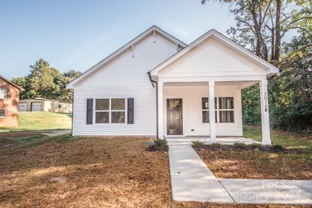 New construction Single-Family house 2019 Hazelwood Drive, Statesville, NC 28625 - photo 0