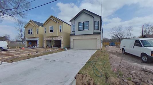 New construction Single-Family house 7916 James Franklin Street, Houston, TX 77088 - photo 0 0