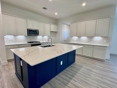New construction Single-Family house 307 Springfield Terrace Drive, Conroe, TX 77304 Plan 2248- photo 5 5