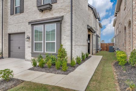 New construction Townhouse house 1145 Queensdown Way, Forney, TX 75126 - photo 1 1