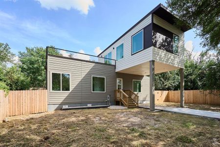 New construction Single-Family house 1301 Webberville Rd, Unit 1, Austin, TX 78721 - photo 0 0