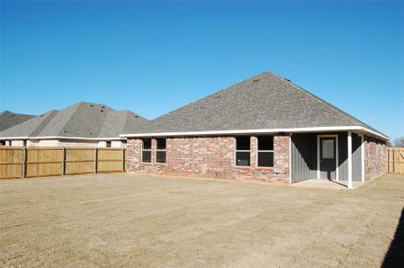 New construction Single-Family house 729 Raylan Street, Springtown, TX 76082 - photo 20 20