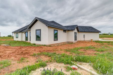 New construction Single-Family house 196 Hidden Ranch Ct, Floresville, TX 78114 - photo 26 26