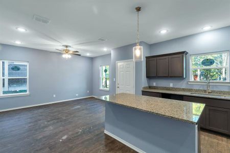 New construction Single-Family house 1025 Hillburn Drive, West Tawakoni, TX 75474 - photo 4 4