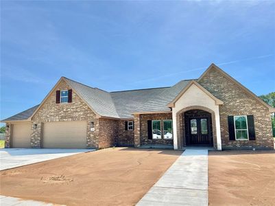 New construction Single-Family house 846 Oak Ridge Drive, Angleton, TX 77515 - photo 0 0