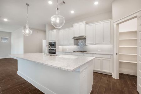 New construction Single-Family house 319 Pilazzo Street, Montgomery, TX 77316 The Danbridge- photo 22 22