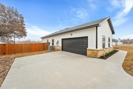 New construction Single-Family house 112 Coronado Trail, Weatherford, TX 76087 - photo 25 25