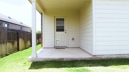 New construction Single-Family house 118 George Kimble Cv, Bastrop, TX 78602 - photo 27 27