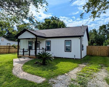 New construction Single-Family house 608 Kerr Street, Dayton, TX 77535 - photo 1 1