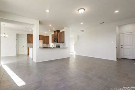 New construction Single-Family house 205 Saddle Park, Cibolo, TX 78108 3125- photo 6 6