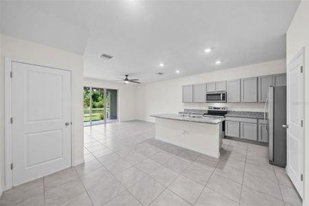 New construction Townhouse house 1631 Hubbell Road, Wesley Chapel, FL 33543 - photo 13 13