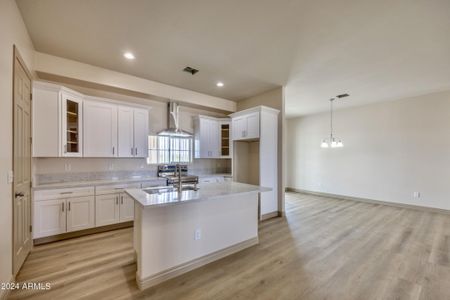 New construction Single-Family house 12926 S 218Th Avenue, Buckeye, AZ 85326 - photo 8 8