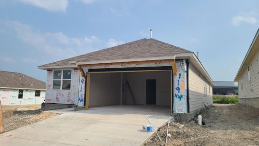 New construction Single-Family house 919 Palo Brea Loop, Hutto, TX 78634 Livingston Homeplan- photo 33 33