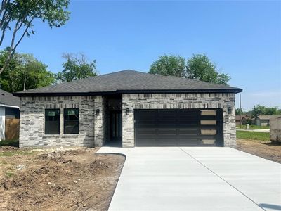 New construction Single-Family house 2137 R.W. Bivens Lane, Fort Worth, TX 76105 - photo 8 8