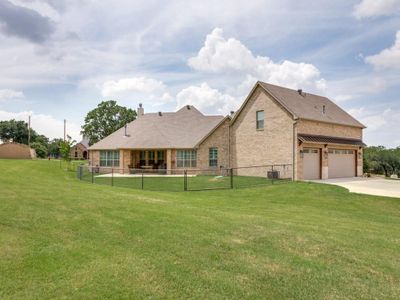New construction Single-Family house 104 Lazy Creek Crossing, Weatherford, TX 76087 - photo 22 22