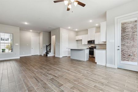 New construction Townhouse house 529 Hutchinson Lane, Lewisville, TX 75077 Baine - INT- photo 6 6
