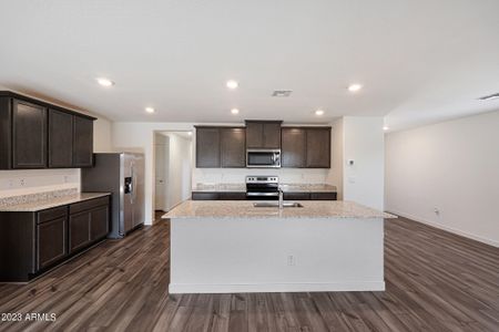 New construction Single-Family house 531 W Crowned Dove Trail, Casa Grande, AZ 85122 - photo 1 1