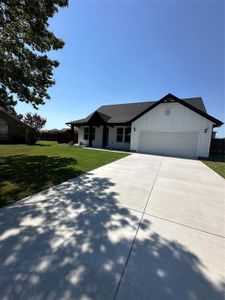 New construction Single-Family house 811 Birch Circle, Van Alstyne, TX 75495 - photo 0