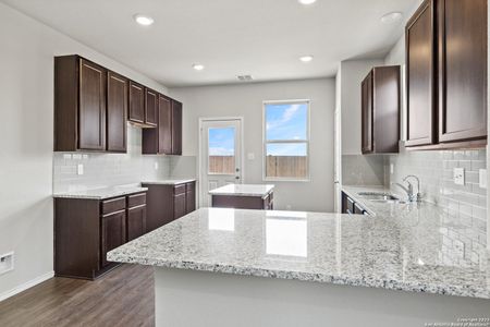 New construction Single-Family house 2438 Redlove Drive, San Antonio, TX 78224 Drake- photo 7 7