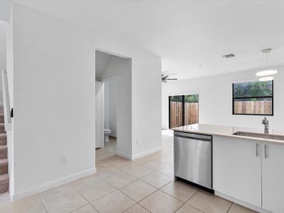 New construction Townhouse house 203 Sw 159Th Ter, Pembroke Pines, FL 33027 - photo 10 10