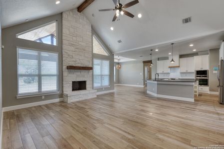 New construction Single-Family house 114 Wild Persimmon Trail, Marion, TX 78124 - photo 3 3