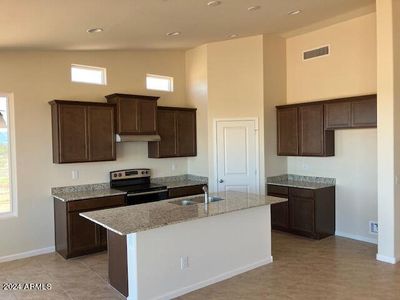 New construction Single-Family house 25307 S 195Th Avenue, Buckeye, AZ 85326 - photo 7 7