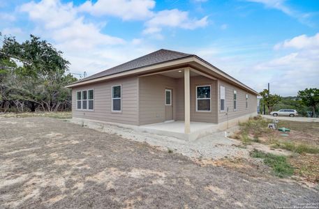 New construction Single-Family house 2295 Fuller Dr, Canyon Lake, TX 78133 - photo 21 21