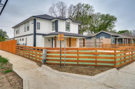 New construction Single-Family house 1632 E Arlington Avenue, Fort Worth, TX 76104 - photo 0 0