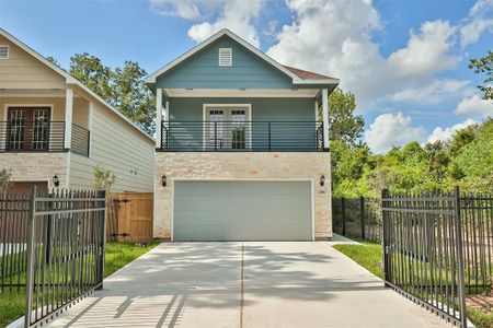 New construction Single-Family house 786 Lucky Street, Houston, TX 77088 - photo 0