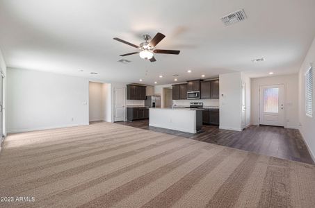 New construction Single-Family house 531 W Crowned Dove Trail, Casa Grande, AZ 85122 - photo 3 3