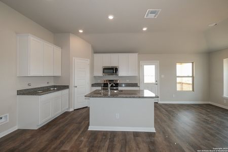 New construction Single-Family house 1105 Water Valley, Seguin, TX 78155 Ellsworth- photo 3 3