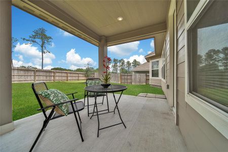 New construction Single-Family house 516 Highland Thicket Drive, Conroe, TX 77316 - photo 38 38