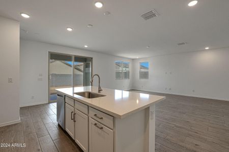 New construction Single-Family house 4304 W Sebastian Lane, San Tan Valley, AZ 85144 - photo 3 3