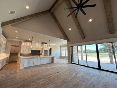 New construction Single-Family house 553 Royal Santana Run, Weatherford, TX 76087 - photo 4 4