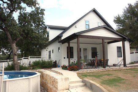 New construction Single-Family house 205 Champions Blvd, La Vernia, TX 78121 - photo 0