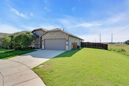 New construction Single-Family house 15700 Redgrave Drive, Fort Worth, TX 76247 - photo 1 1