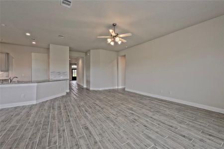 New construction Single-Family house 12002 Champions Forest Drive, Mont Belvieu, TX 77535 - photo 12 12