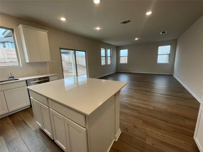 New construction Single-Family house 113 Pinyon Pine Pass, Hutto, TX 78634 Wyatt Homeplan- photo 18 18