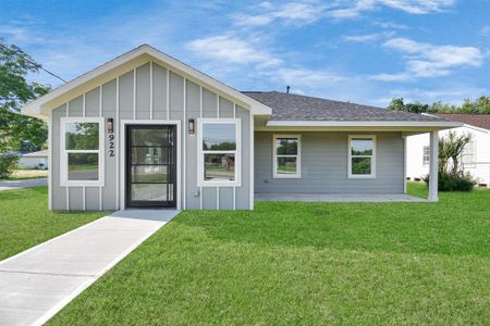 New construction Single-Family house 922 E Main Street, La Porte, TX 77571 - photo 0 0