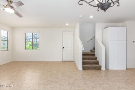 New construction Single-Family house 5824 W Encinas Lane, Phoenix, AZ 85043 - photo 16 16