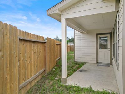 New construction Single-Family house 2221 Cedar Valley Drive, Conroe, TX 77306 - photo 24 24