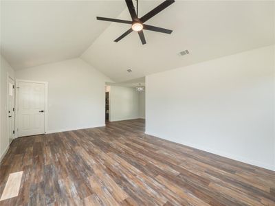 New construction Single-Family house 109 Elizabeth Dr, Spicewood, TX 78669 - photo 5 5