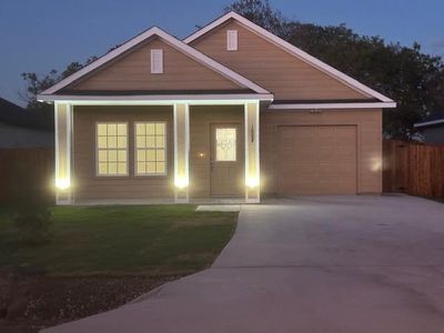 New construction Single-Family house 1008 S Preston Street, Ennis, TX 75119 - photo 0