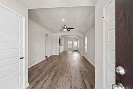 New construction Single-Family house 818 Gavin Walker Drive, Rosharon, TX 77583 - photo 3 3