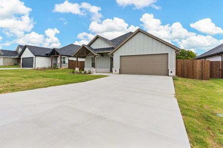 New construction Single-Family house 409 E Allen Avenue, Godley, TX 76044 - photo 0