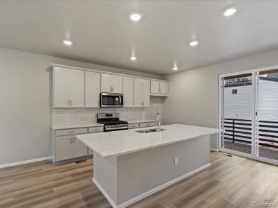 New construction Townhouse house 16590 Shoshone Place, Broomfield, CO 80023 - photo 6 6