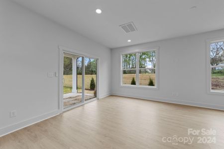 New construction Single-Family house 1403 Caldwell Williams Road, Charlotte, NC 28216 - photo 14 14