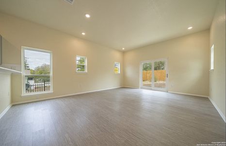 New construction Single-Family house 208 Bargas St, San Antonio, TX 78210 - photo 8 8