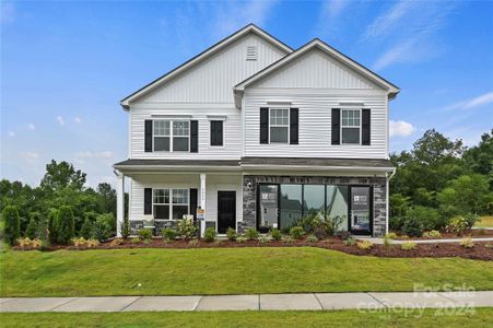 New construction Single-Family house 9066 Evercrisp Lane, Charlotte, NC 28215 The McGinnis- photo 0