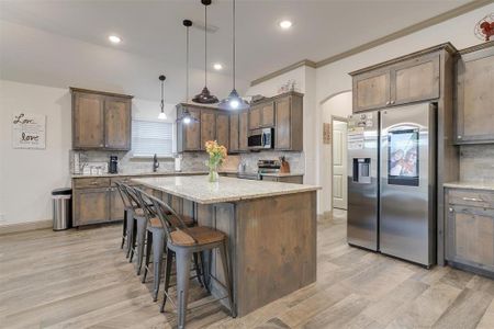 New construction Single-Family house 207 Bayless Avenue, Godley, TX 76044 - photo 8 8